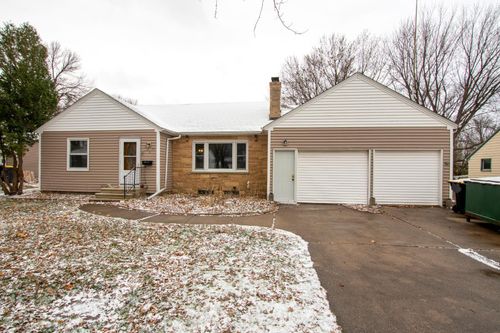 803 Park St S, Fairfax, MN, 55332-2162 | Card Image