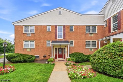 8-605 Grove St, Clifton, NJ, 07013-3849 | Card Image