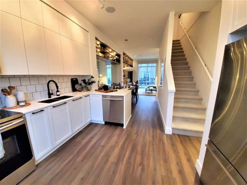 4-2838 Livingstone Ave, Abbotsford, BC, V2T0J1 | Card Image