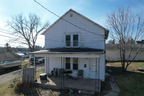321 E Cherry Street, Lancaster, WI, 53813 | Card Image