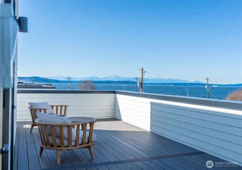 2626 A 58th Ave Sw, Seattle, WA, 98116 | Card Image