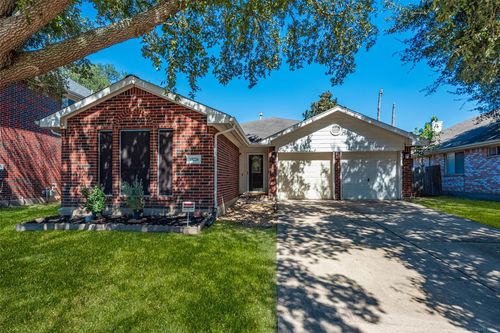 15226 Wyndham Trl, Houston, TX, 77083-6582 | Card Image