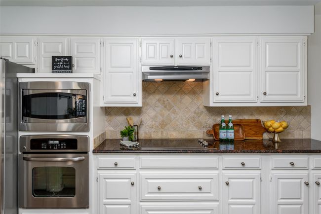 4045 Morman Ln, House other with 2 bedrooms, 3 bathrooms and null parking in Addison TX | Image 11