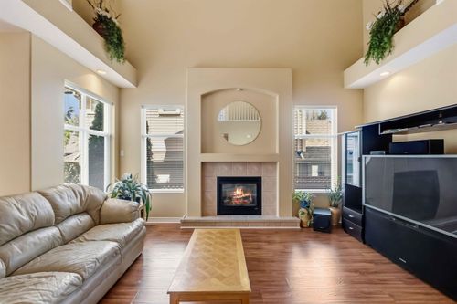 10097 241 Street, Maple Ridge, BC, V2W2C8 | Card Image