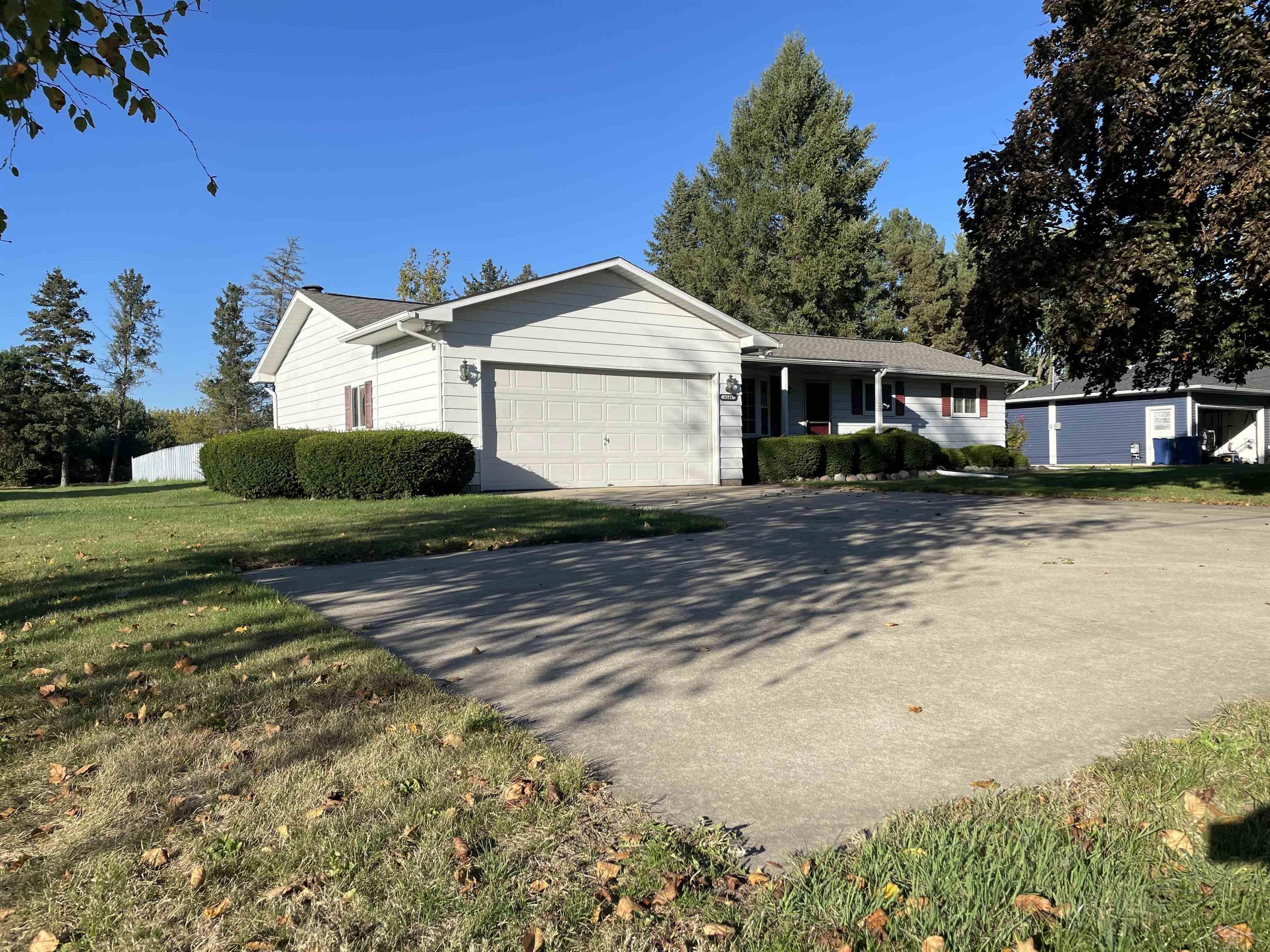Birchview Dr, Saginaw, MI 48609