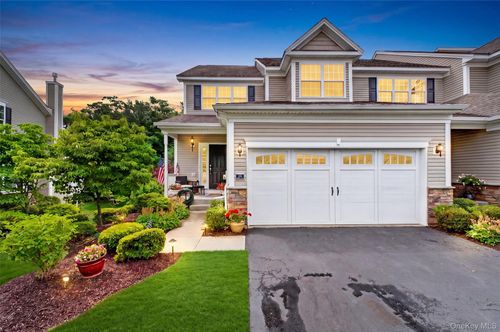 10 Pritchard Ct, Fishkill, NY, 12524-3736 | Card Image