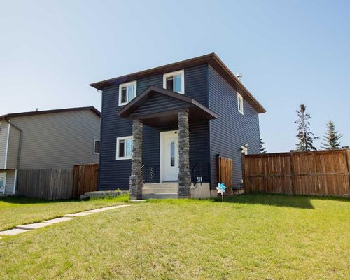16 Castlebrook Rd Ne, Calgary, AB, T3J1R2 | Card Image