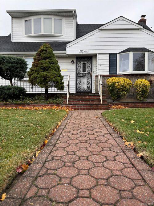 15 Scherer St, Bethpage, NY, 11714-4312 | Card Image