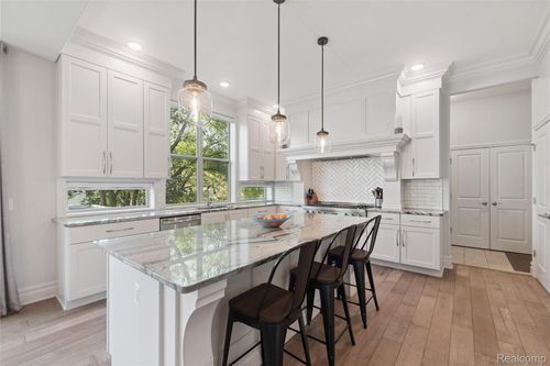 16939 Willowbrook Dr, Haslett, MI, 48840-8951 | Card Image