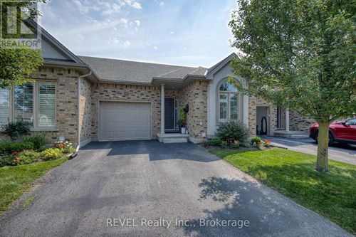 3-4399 Montrose Road, Niagara Falls (Ascot), ON, L2H1K1 | Card Image