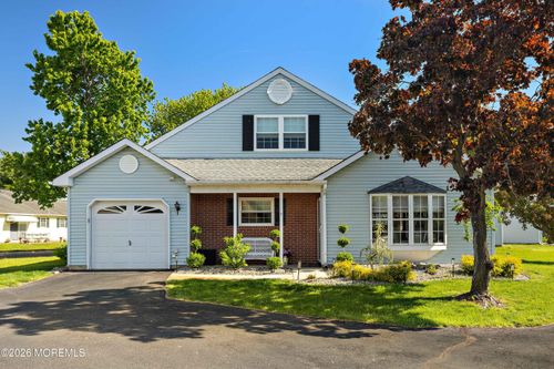 7 Edgeware Close, Freehold, NJ, 07728-3824 | Card Image