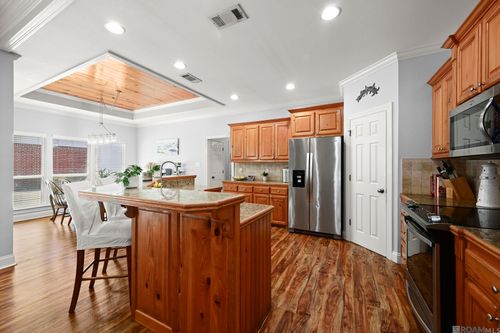 32937 Briaroak Dr, Walker, LA, 70785-5746 | Card Image