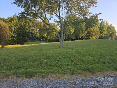 35-212 Lawrence Gray Rd, Charlotte, NC, 28262-3274 | Card Image