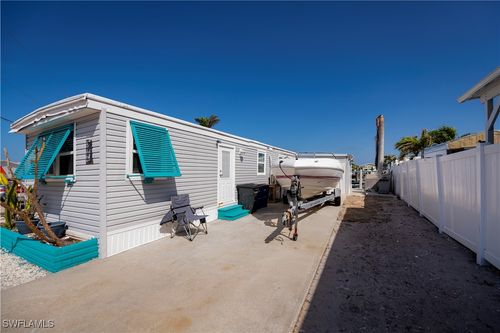 3842 Cherry Ln, ST. JAMES CITY, FL, 33956-2282 | Card Image