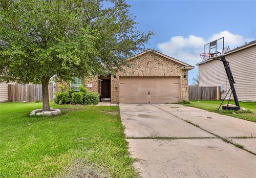 2707 Tracy Ln, Highlands, TX, 77562-4256 | Card Image