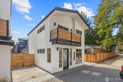c-12044 Hiram Pl Ne, Seattle, WA, 98125-5324 | Card Image
