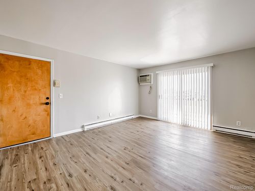 apt-5-825 S Grand Ave, Fowlerville, MI, 48836-8903 | Card Image