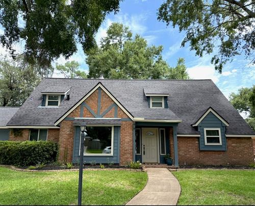 211 Cedar Ln, El Lago, TX, 77586-6135 | Card Image