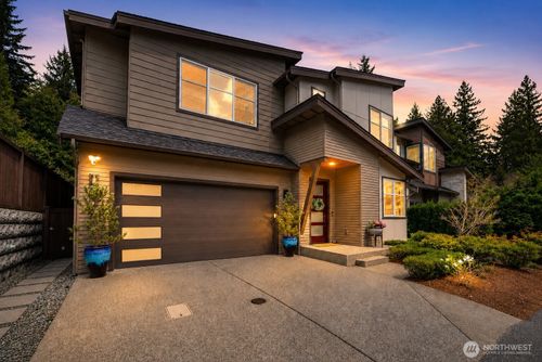 24387 Ne 24th St, Sammamish, WA, 98074-3507 | Card Image