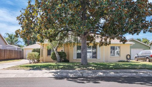 520 Tamarack Dr, Lodi, CA, 95240-6018 | Card Image