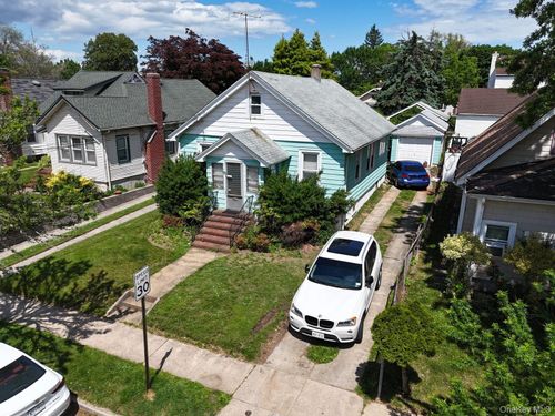 185 S Brookside Ave, Freeport, NY, 11520-4136 | Card Image