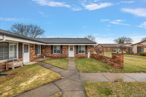 32622 Valley Dr, Warren, MI, 48093-1228 | Card Image