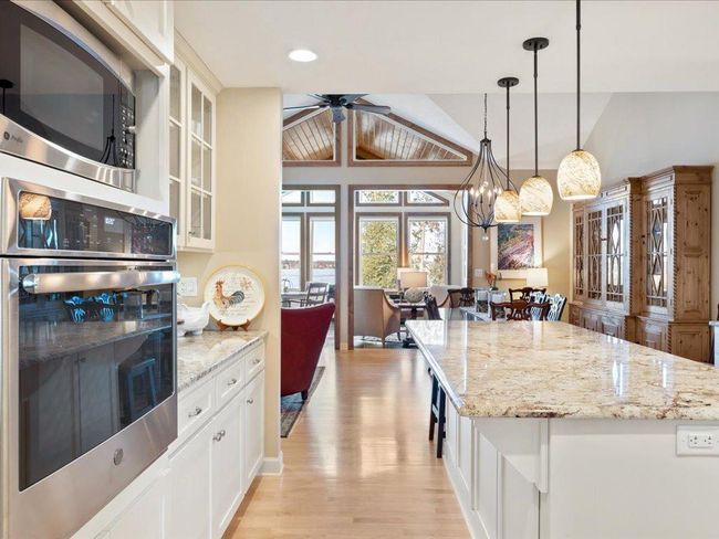 1303 E Point Dr, Townhouse with 3 bedrooms, 3 bathrooms and null parking in East Gull Lake MN | Image 9
