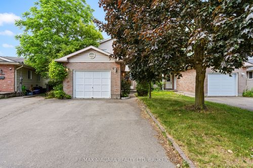 6555 Malibu Dr, Niagara Falls, ON, L2H2W3 | Card Image
