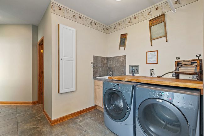 550 Maplewood Rd, House other with 6 bedrooms, 6 bathrooms and 3 parking in Somonauk IL | Image 36