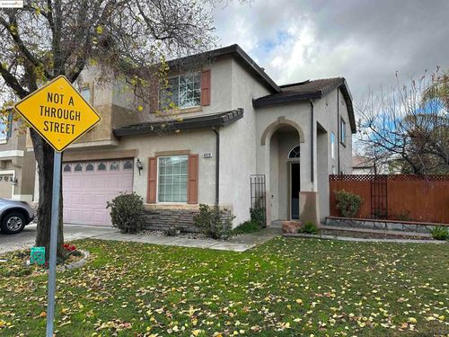 4519 Twin Creeks Ct, Tracy, CA, 95377-8279 | Card Image