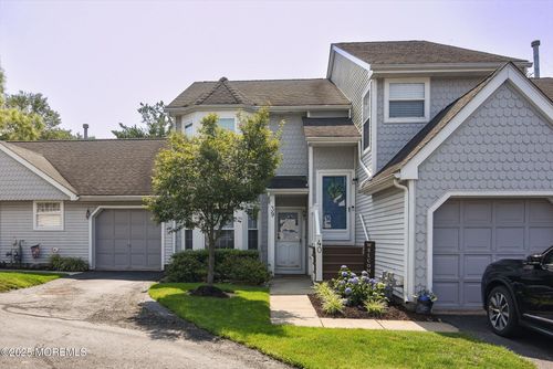 39 Poplar Pl, Freehold, NJ, 07728-4168 | Card Image