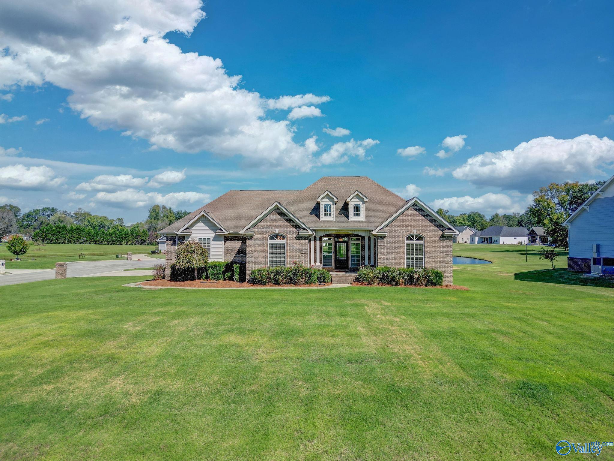 Lakeview Cir, Hartselle, AL 35640