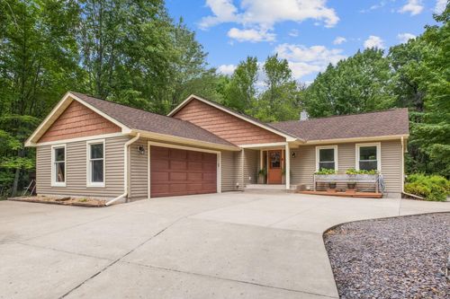 7505 S Orinoco Circle Ne, Linwood Twp, MN, 55079 | Card Image