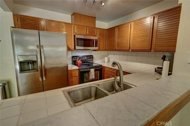 7 - 25712 Le Parc, Condo with 2 bedrooms, 2 bathrooms and 2 parking in Lake Forest CA | Image 17