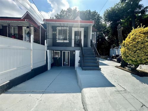 3145 Mickle Ave, Bronx, NY, 10469-3103 | Card Image