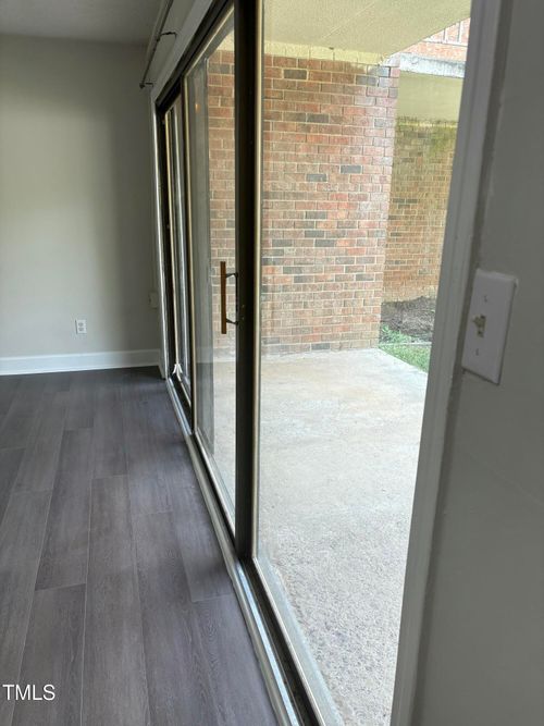 105d-500 Umstead Dr, Chapel Hill, NC, 27516-1612 | Card Image