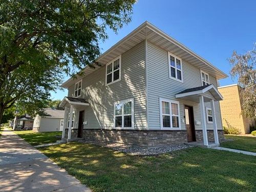 1003 Caledonia St, La Crosse, WI, 54603-2520 | Card Image