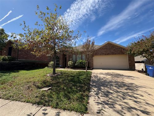 805 Green Acres Ln, Midlothian, TX, 76065-2560 | Card Image
