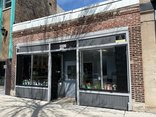 2452 W Division St, Chicago, IL, 60622-2942 | Card Image