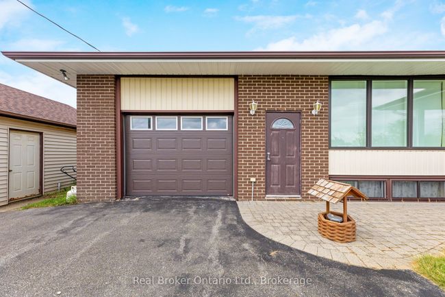 9110 10 Th Line, House other with 3 bedrooms, 1 bathrooms and 8 parking in Norval ON | Image 6