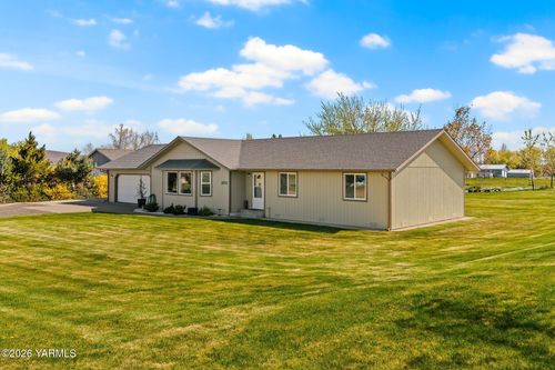 15771 Fisk Rd, Yakima, WA, 98908-8454 | Card Image