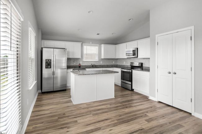 9023 Germaine Ct, House other with 3 bedrooms, 2 bathrooms and 2 parking in Boiling Springs SC | Image 9