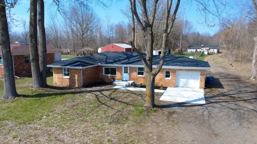 5424 Oakville Waltz Rd, New Boston, MI, 48164-9693 | Card Image