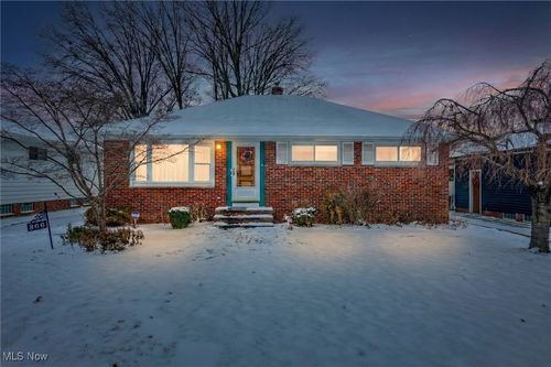 866 Elmwood Ave, Wickliffe, OH, 44092-2116 | Card Image