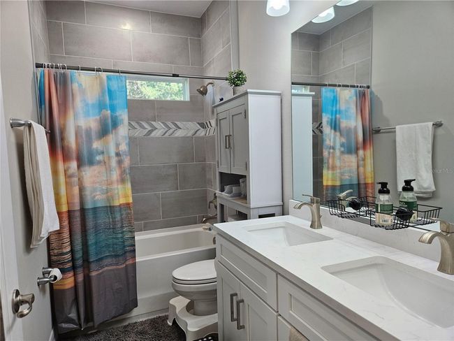 guest bath | Image 9