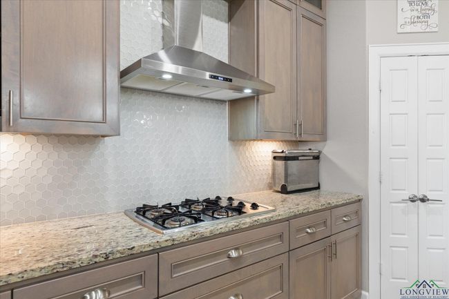 2502 Oasis Dr, House other with 4 bedrooms, 3 bathrooms and null parking in Longview TX | Image 15