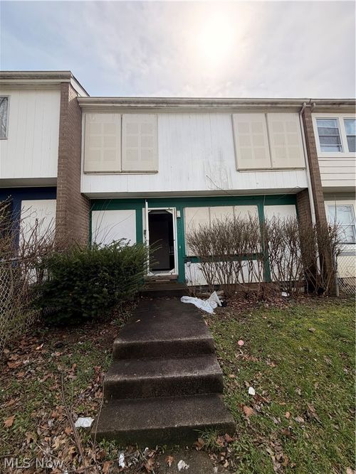 9342 Mount Auburn Ave, Cleveland, OH, 44104-4750 | Card Image