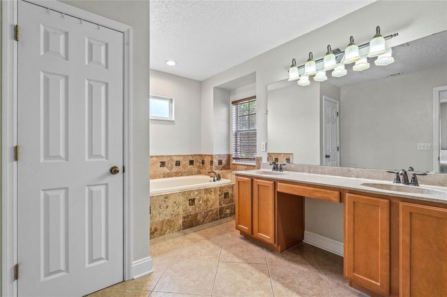 Owner's Bathroom | Image 30