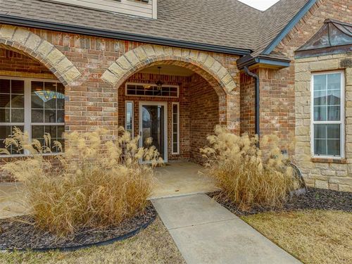 935 Silver Chase Dr, Choctaw, OK, 73020-7176 | Card Image