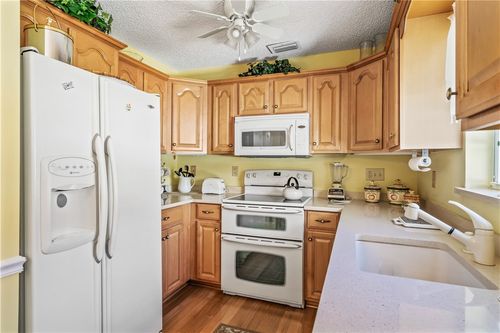 apt-h24-5400 Highway A1a, Vero Beach, FL, 32963-1095 | Card Image